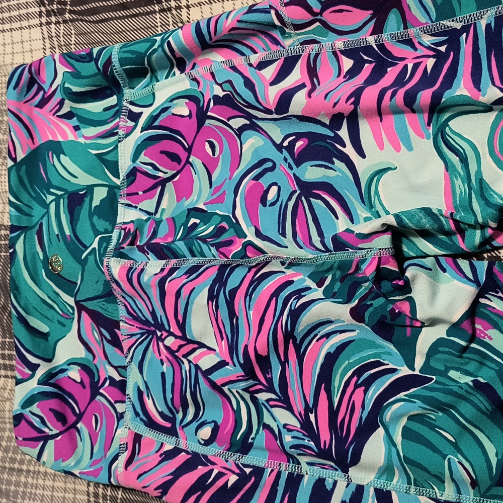 Lily Pulitzer luxletic crop pants - Picture 3 of 3